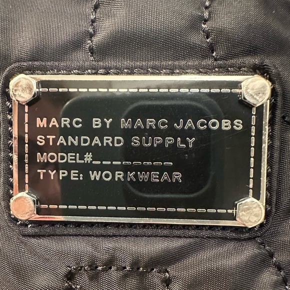 MARC BY MARC JACOBS ‘Pretty Nylon - Tate Tote’ Lrg - Picture 9 of 9